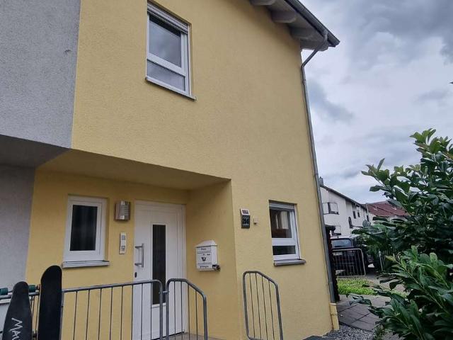 Großzügige Doppelhaushälfte in Neuenstadt