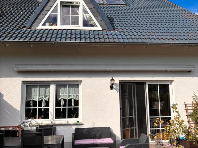 Großzügige Doppelhaushälfte 190 m², 6 Zimmern, Keller & Garten