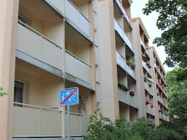 Großzügige Ein Raum Wohnung mit Aufzug und Balkon in Weißwasser/O.L