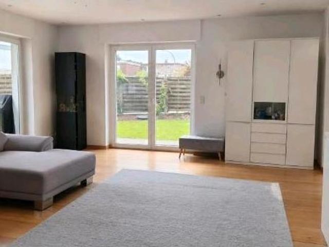 Großzügige Eigentumswohnung mit eigenem Garten in Marienfeld