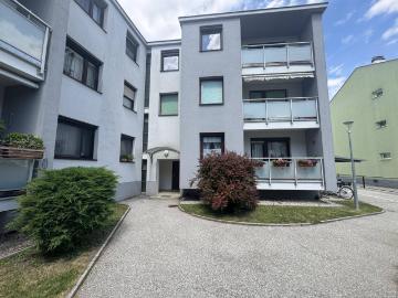 Großzügige Eigentumswohnung mit Loggia auch zur Vermietung geeignet!
