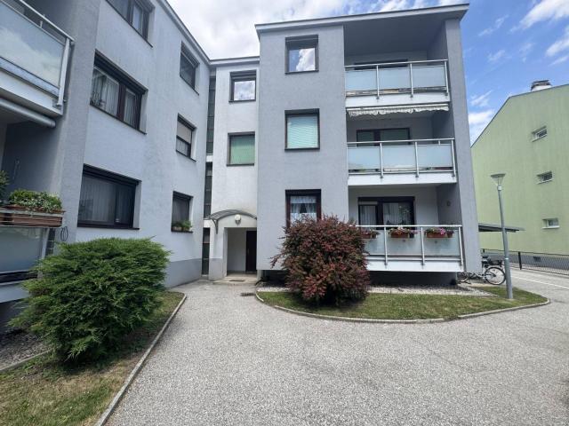 Großzügige Eigentumswohnung mit Loggia auch zur Vermietung geeignet!