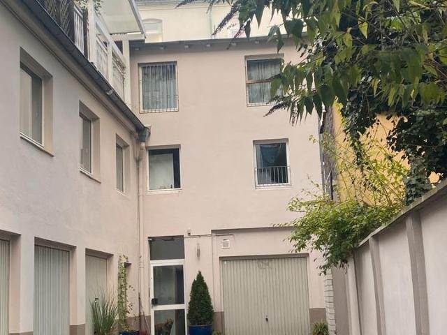 Großzügige Eigentumswohnung Hofgebäude mit Dachterasse