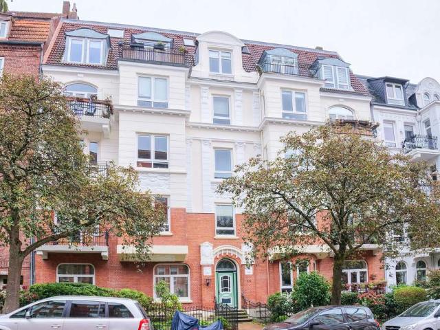 Großzügige Eigentumswohnung über zwei Etagen mit vielseitig nutzbarem Studio und Balkon