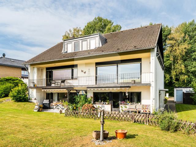 Großzügige Erdgeschosswohnung inkl. vermieteter Einliegerwohnung in Hennef Lanzenbach!