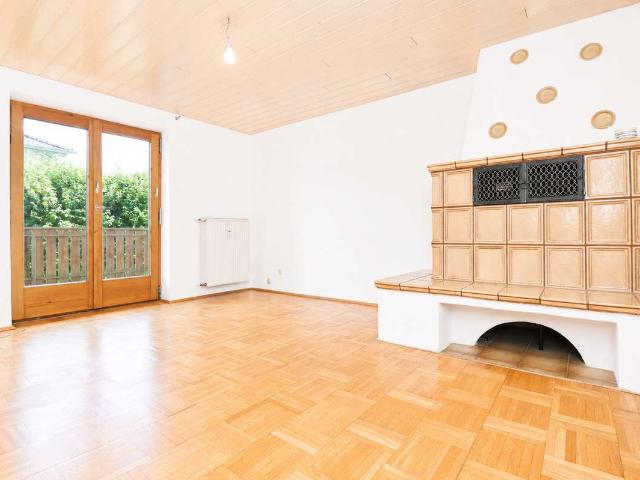 Großzügige Erdgeschosswohnung mit Terrasse, Gartenanteil und eigener Photovoltaikanlage in Bruckberg