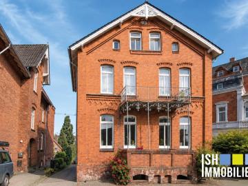 Großzügige Etagenwohnung mit historischem Charme in Stade