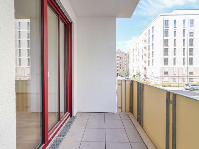 Großzügige Etagenwohnung mit lichtdurchfluteten Räumen, moderner Küche & sonniger Loggia