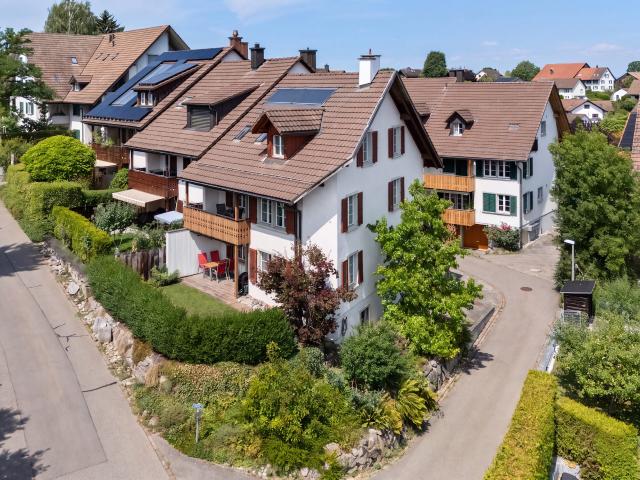 Grosszügige Familienidylle mit Garten, Sauna und vielseitigem Dachg.