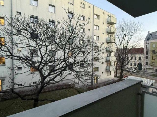 Großzügige Familienwohnung 4 Zimmer in 1140 Wien mit 2 KFZ Stellplätze PRIVATVERKAUF!