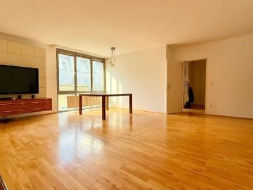 Großzügige Familienwohnung in erstklassiger Lage – 4 Zimmer im 6. Liftstock