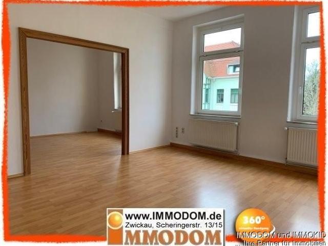 Großzügige Familienwohnung mit BALKON