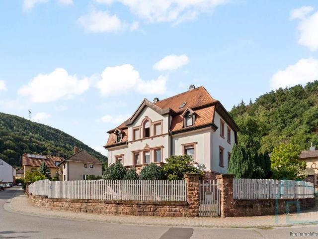 Großzügige Fabrikantenvilla aus dem Jahr 1926 Ein Zuhause mit Geschichte und Potenzial