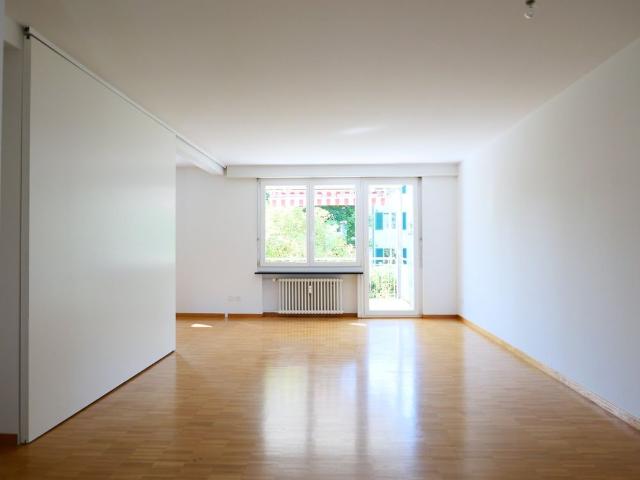 Grosszügige, flexibel unterteilbare 4.5 Zi'Wohnung mit zwei geräumigen Terrassen.