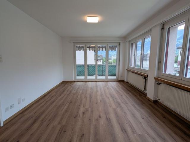 Grosszügige, frisch sanierte Wohnung in Bahnhofsnähe