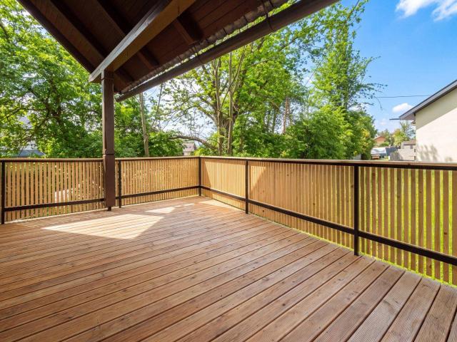 großzügige Gartenwohnung mit Terrasse und XL Badezimmer