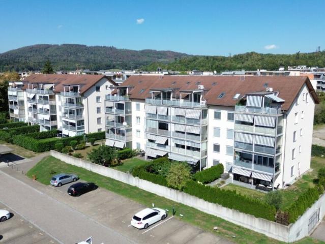 Grosszügige & gepflegte 3.5 Zimmer Maisonette mit Balkon