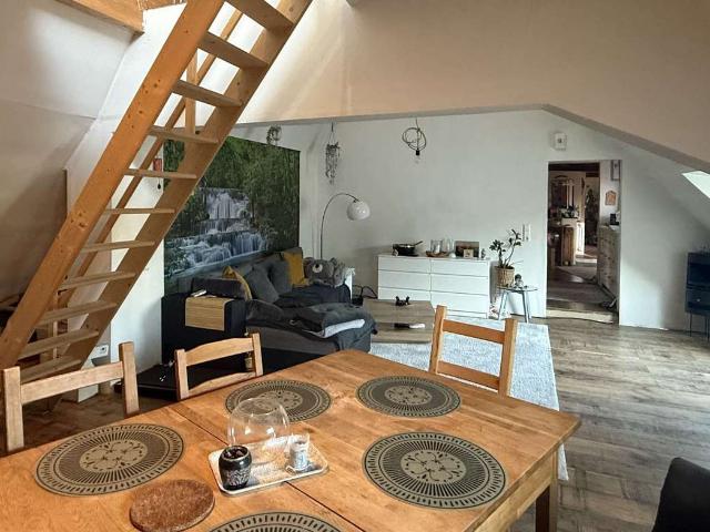 Großzügige, gepflegte 4 Zimmerwohnung mit Balkon, Garage und hübschem Innenhof in Neidenstein