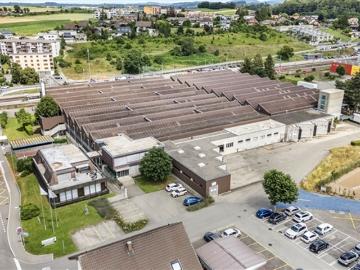 Grosszügige Gewerbeflächen inkl. praktischen Laderampen in Schmitten FR