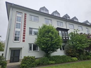 Großzügige, helle 5 Zimmer Wohnung mit Balkon
