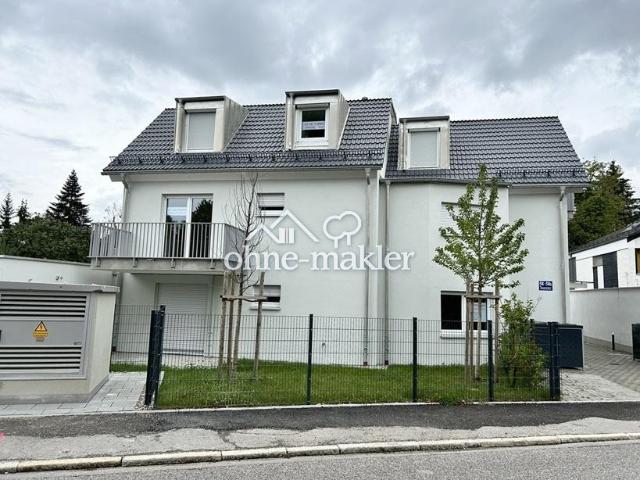 Großzügige, helle 2 Zimmer DG Wohnung