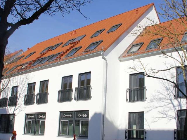 Großzügige, helle 3 Zimmer Wohung im modernen MFH