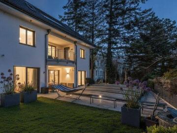 Großzügige High End Familienvilla der Extraklasse. Spacious, high end family villa of the highest class