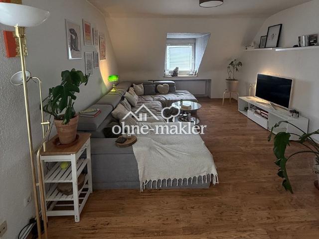 Großzügige, hochwertig modernisierte 3 Zimmer Wohnung mit neuem Badezimmer in ruhiger