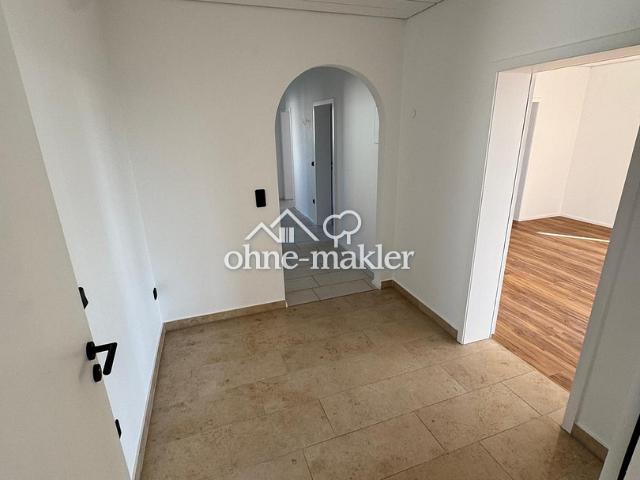 Großzügige Kernsanierte 4 Zimmer 1.OG Wohnung + 2 Balkone in zentraler Lage von Hepberg