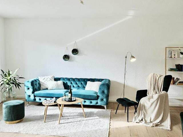 Großzügige, komplett modernisierte 2 Zimmer Wohnung mit Terrasse & Gartenzugang – provisionsfrei!