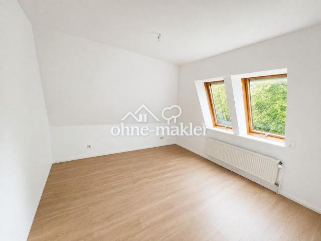 Großzügige lichtdurchflutete 4 Zi Wohnung mit EBK, Balkon und Dachterrasse