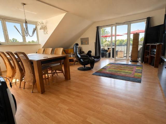 Großzügige, lichtdurchflutete 4 Zimmer Wohnung mit Balkon und Weitblick in Much Oberheiden