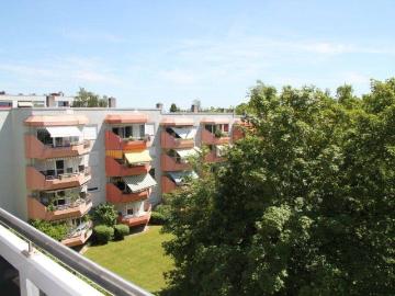 Großzügige, lichtdurchflutete 3 Zimmer Wohnung mit Balkon – FürthHardhöhe