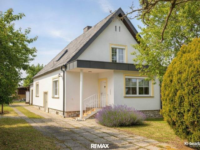 Großzügige Liegenschaft auf ca. 1.550 m² Grund, Wohnhaus, 2 Lagerhallen, große Garage