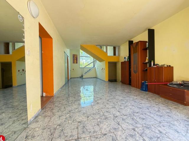 Sanierungsobjekt auf 775 m² Eckgrundstück | Viel Fläche, Nebengebäude & Prüfbedarf
