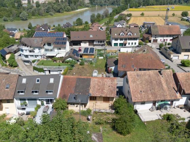 Grosszügige Liegenschaft mit Baulandreserve und vielfältigem Potenzial in ländlicher Umgebung
