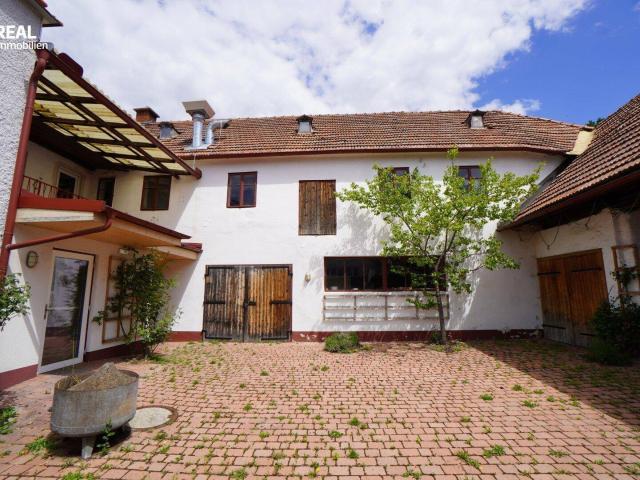 Großzügige Liegenschaft Wohnhaus, Gastronomiebereich und 3.100 m² Garten im Zentrum