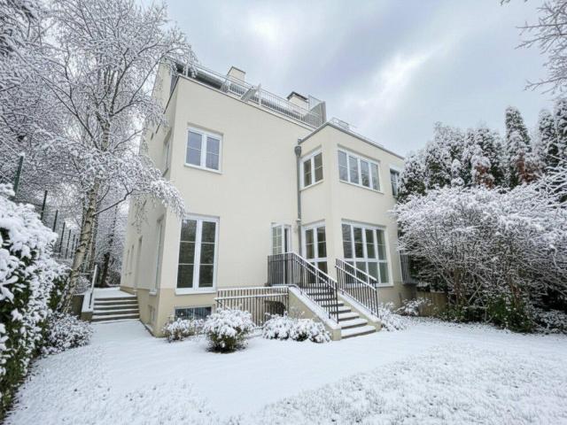 Großzügige Luxus Gartenwohnung – 5 Zimmer auf 194 m² mit 200 m² Garten