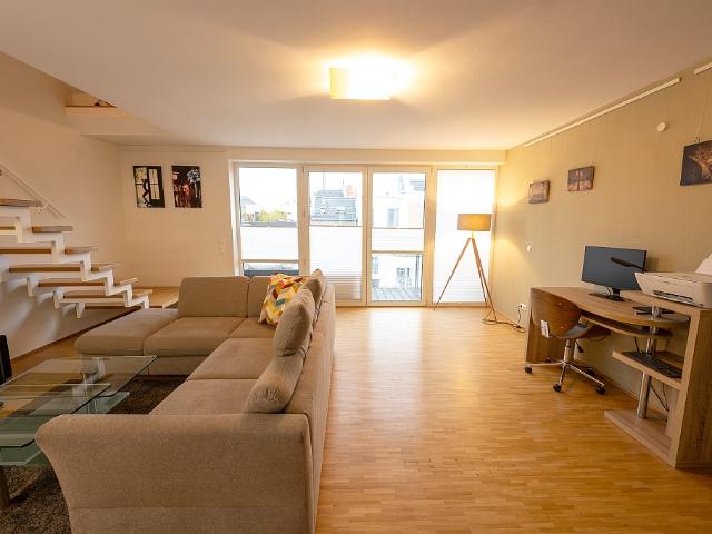 Großzügige Maisonette mit Balkon in Köln Ehrenfeld Video online – zeitwohnen.de