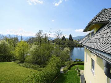 Großzügige Maisonette mit Seeblick und privatem Seezugang