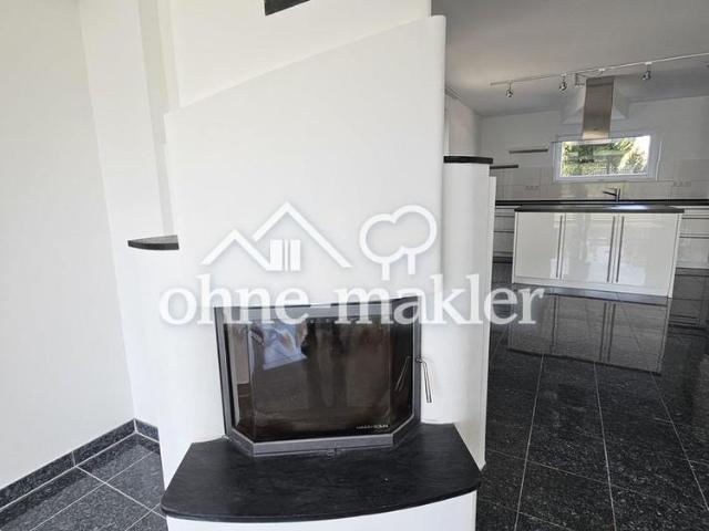 Großzügige Maisonette im Architektenhaus mit Kamin, Balkon & Albblick – ideal für 1–2 Personen
