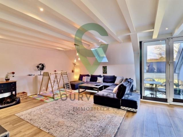 Großzügige Maisonettewohnung, die den Charme des Alten und absoluten Komfort bietet