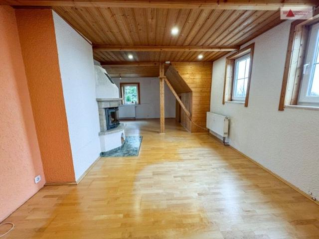 Großzügige Maisonettewohnung mit EBK und Carport in ruhiger Lage