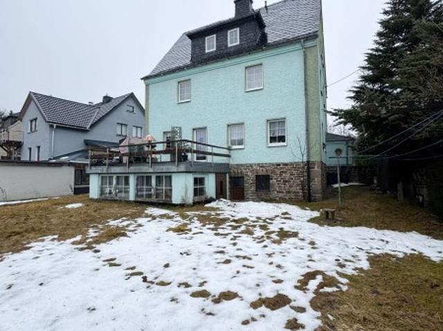 Großzügige Maisonettewohnung mit EBK und Carport in ruhiger Lage