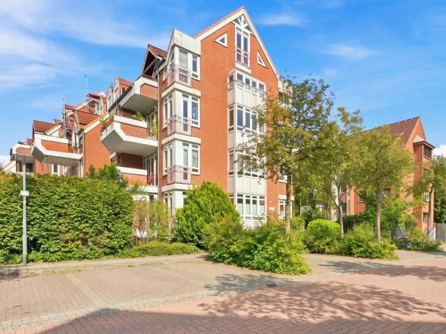 Großzügige Maisonettewohnung mit viel Licht, mehreren Loggien und Tiefgaragenstellplatz