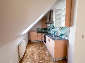 Großzügige Mietwohnung mit Balkon in Trautmannsdorf …!