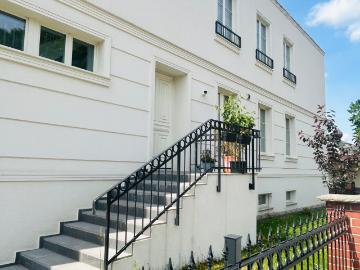Großzügige, möblierte Luxusvilla mit Garten, 3 Min. zur S Bahn Altglienicke