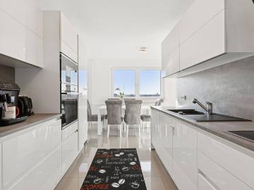 Großzügige moderne, traumhafte Lichtdurchflutete Wohnung mit Weitblick