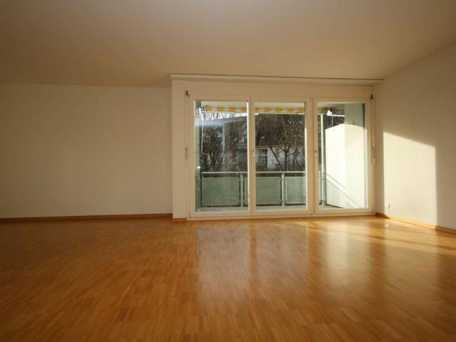 Grosszügige, moderne Wohnung in parkähnlicher Umgebung