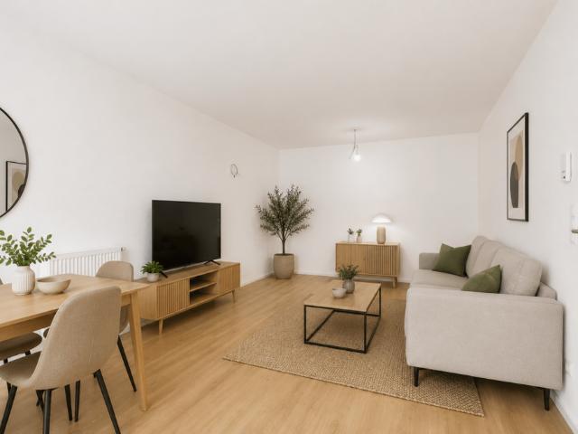 Großzügige & Moderne 2 Zimmer EG Wohnung mit Einbauküche, Keller und Altbau Highlights!